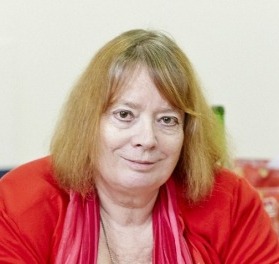 O.Nytrová naslouchá čtení ukázek z tvorby