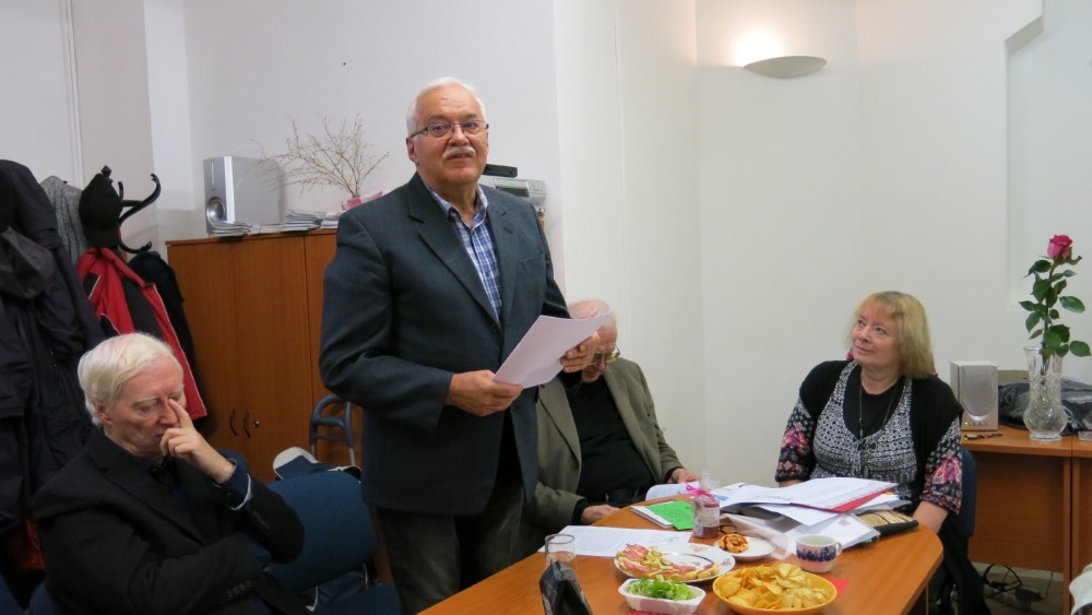 02 Dr. B. Ždichynec přednáší své básně a esej