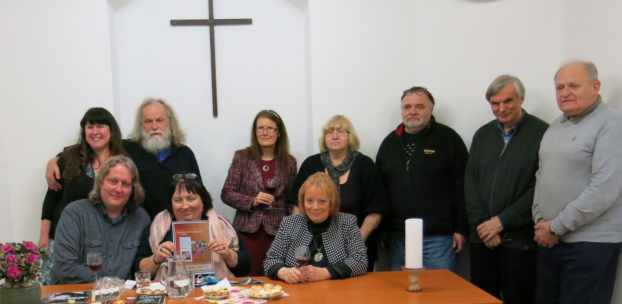 02 Z.Šimůnková a R. Lehkoživ s částí diváků