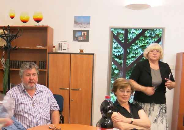 02 Za chvíli začneme. Zleva J. Vorlíček M. Pošívalová V. Polívková