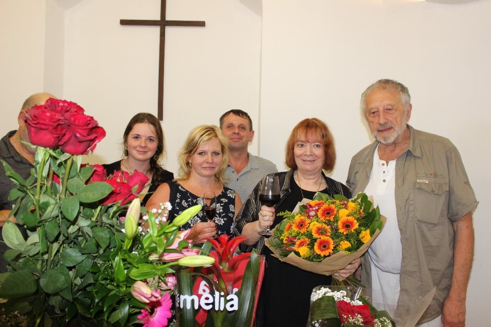 06 O.Nytrová se sestrou Gabrielou a její rodinou J. Vodňanský