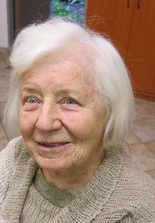 17 Herečka Olga Shmidtová se dobře baví