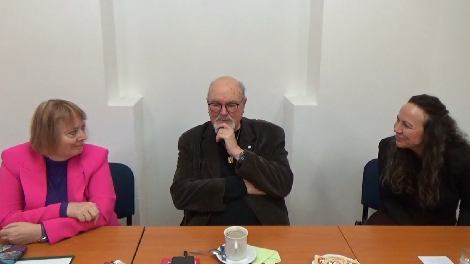 Max Kašparů v Karlíně s O. Nytrovou a H. Tonzarovou