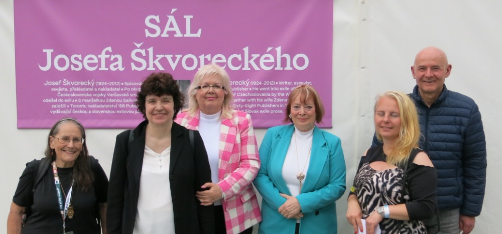 Skupinka účinkujících