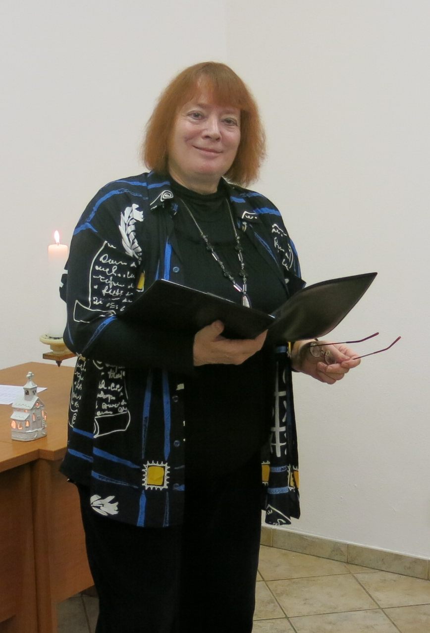 Olga Nytrová moderuje